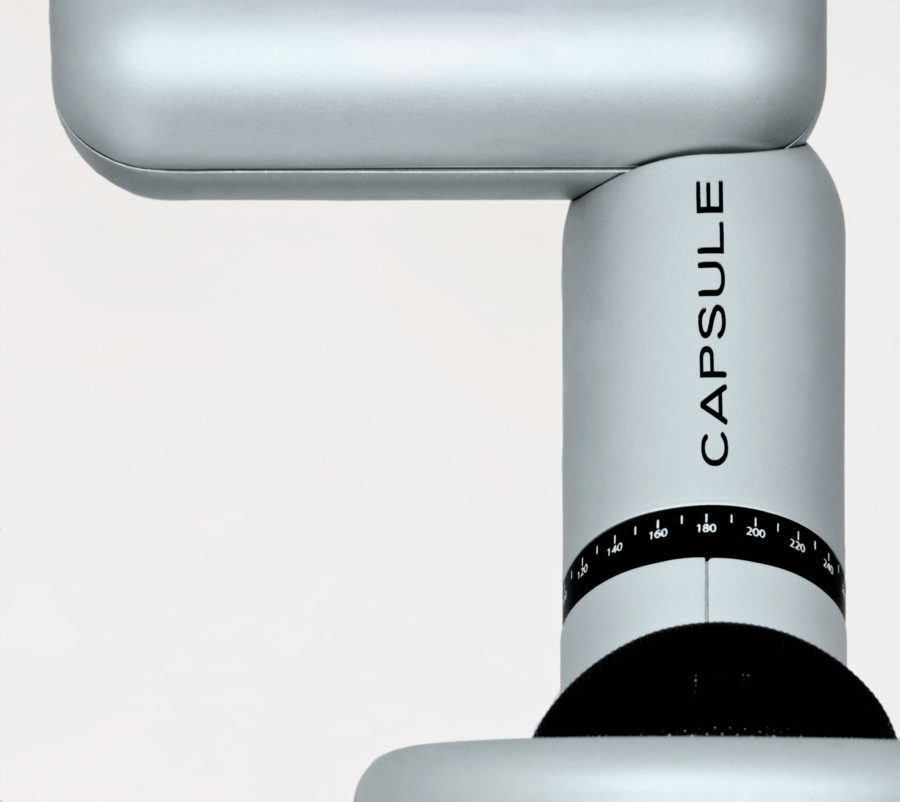 capsule-spot-blux-miguel-herranz-front