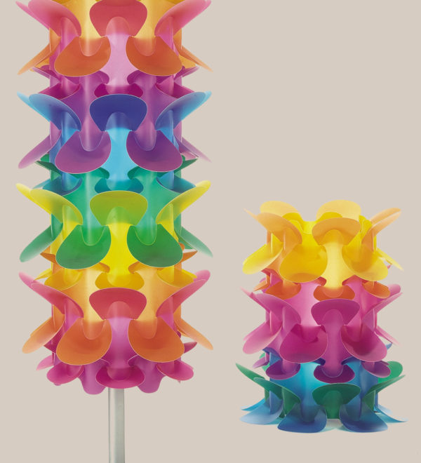 ciclada-floor-lamp-manufacturas-celda-miguel-herranz-rainbow-grey-couple