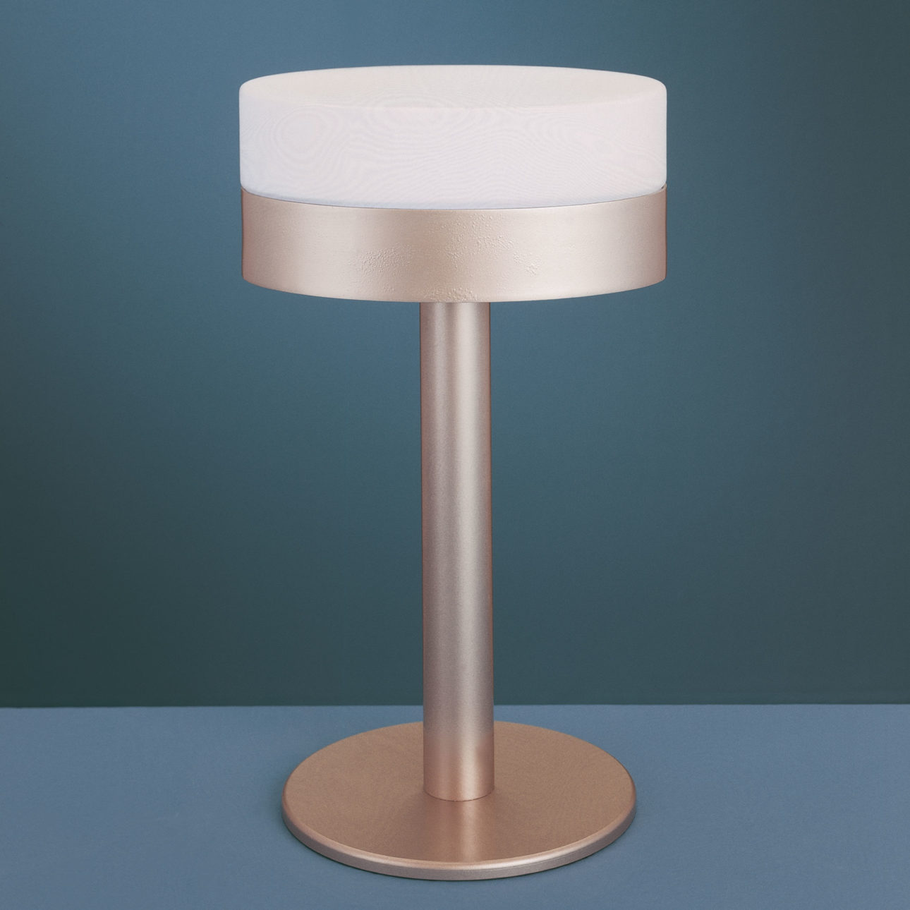 corinto-table-lamp-manufacturas-celda-miguel-herranz-blue