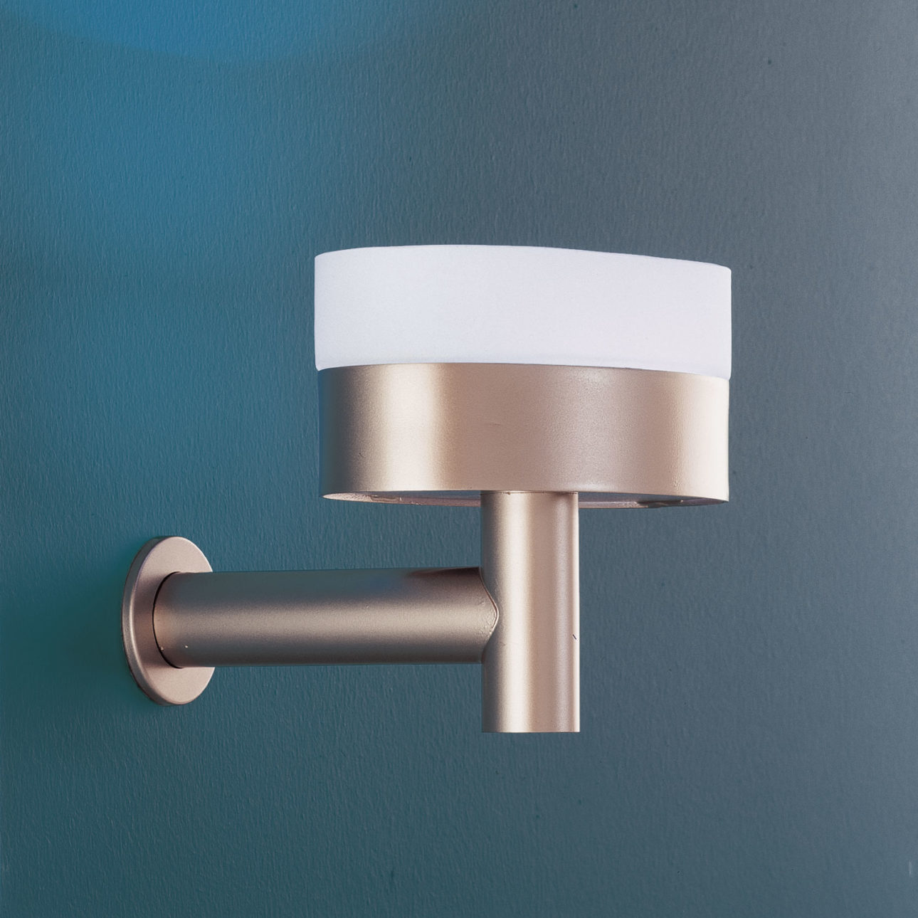 corinto-wall-lamp-manufacturas-celda-miguel-herranz-blue