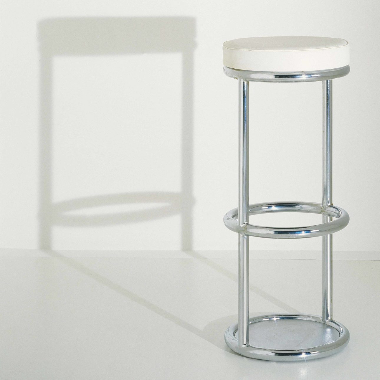 duo-barstool-indartu-miguel-herranz-shadow