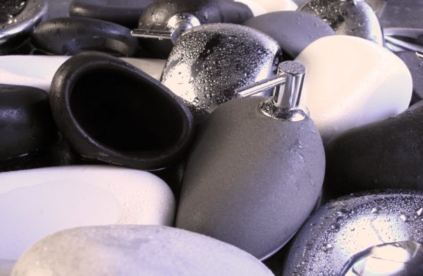 guijarro-bathroom-accessories-novum-miguel-herranz-featured