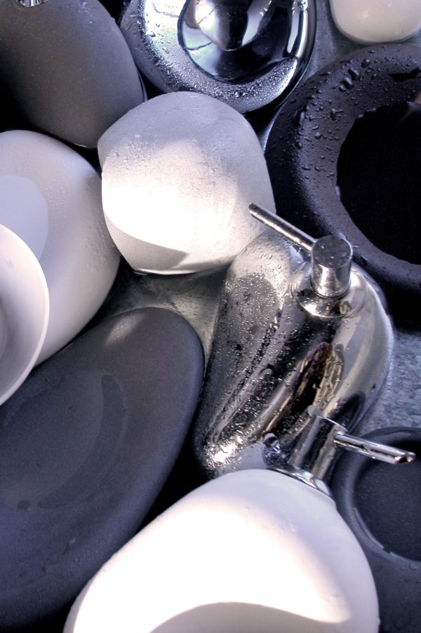guijarro-bathroom-accessories-novum-miguel-herranz-vertical