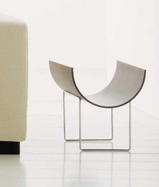 karui-magazine-rack-viccarbe-miguel-herranz-sofa