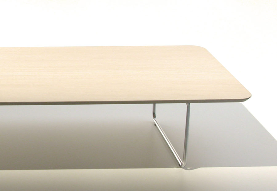 karui-table-viccarbe-miguel-herranz-profile