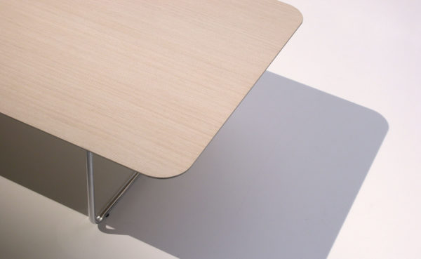 karui-table-viccarbe-miguel-herranz-top
