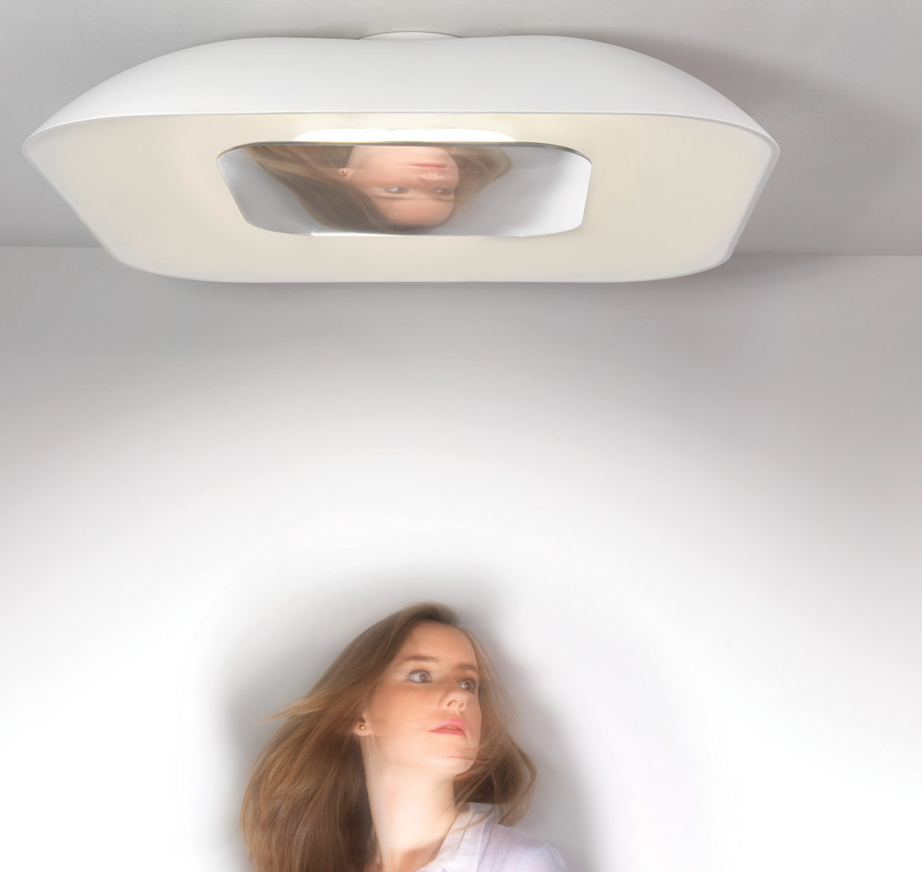 parabola-ceiling-lamp-blux-miguel-herranz-girl