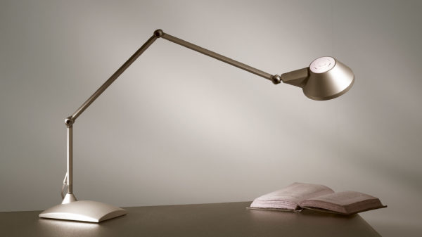 petite-task-light-blux-miguel-herranz-front-aluminum