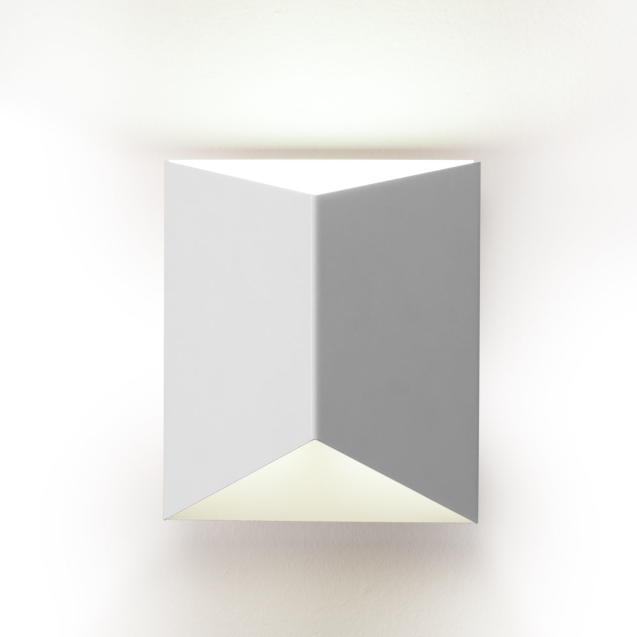 prisma-wall-lamp-manufacturas celda-miguel-herranz
