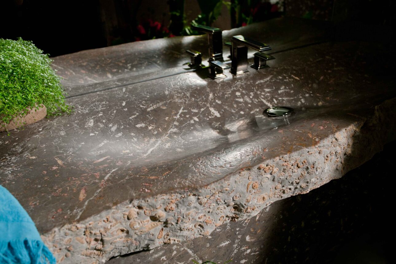 erosion-unique-nerinea-miguel-herranz-jurassic-marble-design