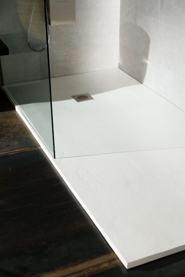 shower-plate-banos-10-miguel-herranz-creative-direction-white