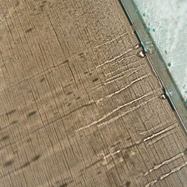 wood-shower-plate-catalog-banos-10-miguel-herranz-creative-direction-detail
