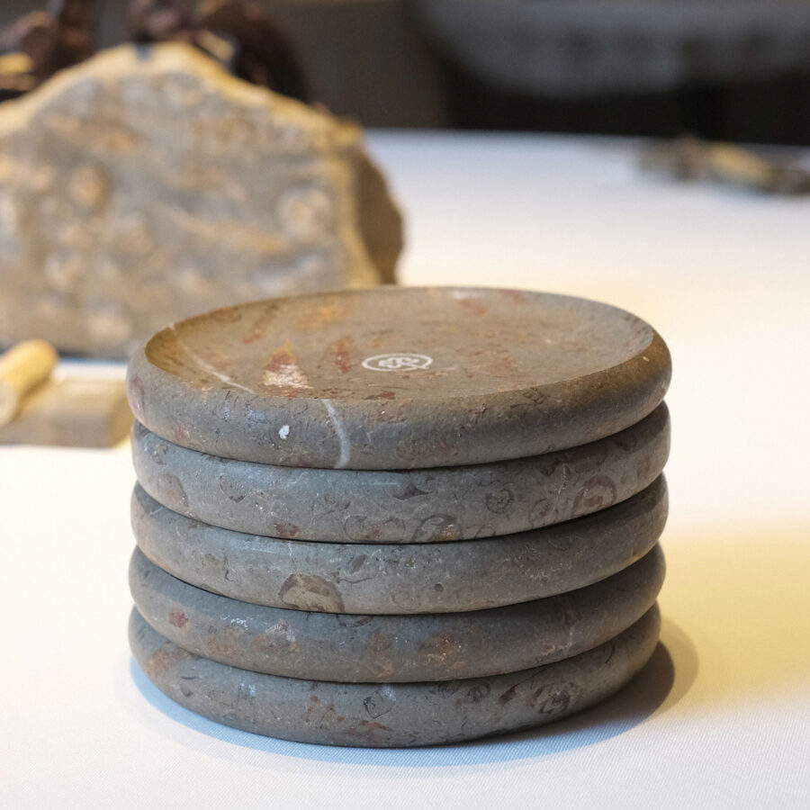 stone-dishes-tableware-items-ricard-camarena-nerinea-miguel-herranz-design